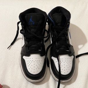 Nike air Jordan’s youth size 6 tennis shoes